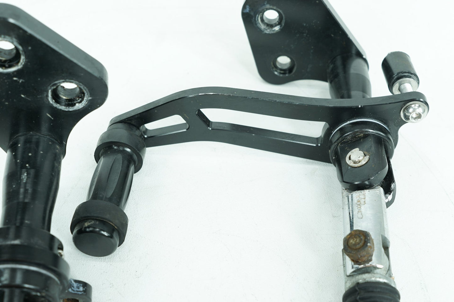 2007 - 2017 Harley-Davidson Dyna Super Glide Left & Right Step Foot Rest Pegs 33032-99