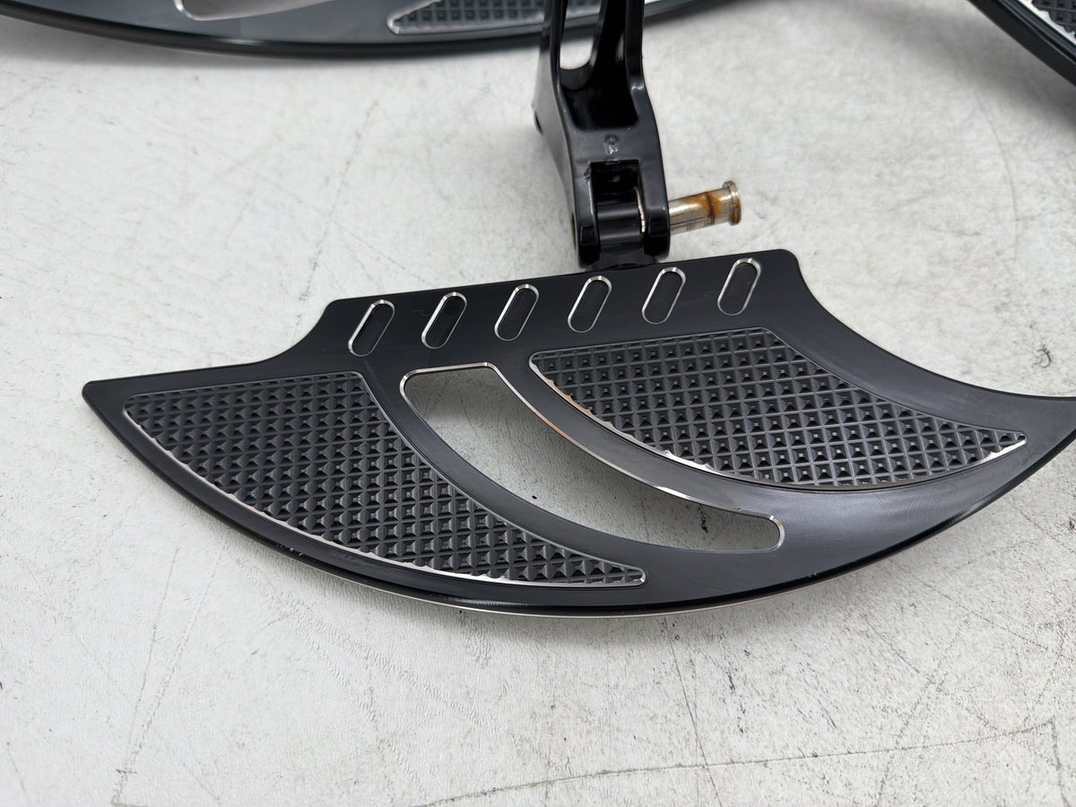 10 Harley Road King Touring Police Left Right Driver & Pass Floorboard Foot Rest