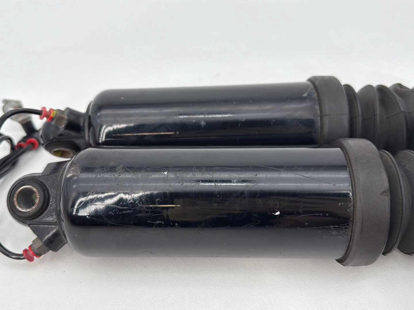 2007 - 2011 Harley-Davidson Touring Street Glide Rear Left Right Shock Absorbers 54662-09