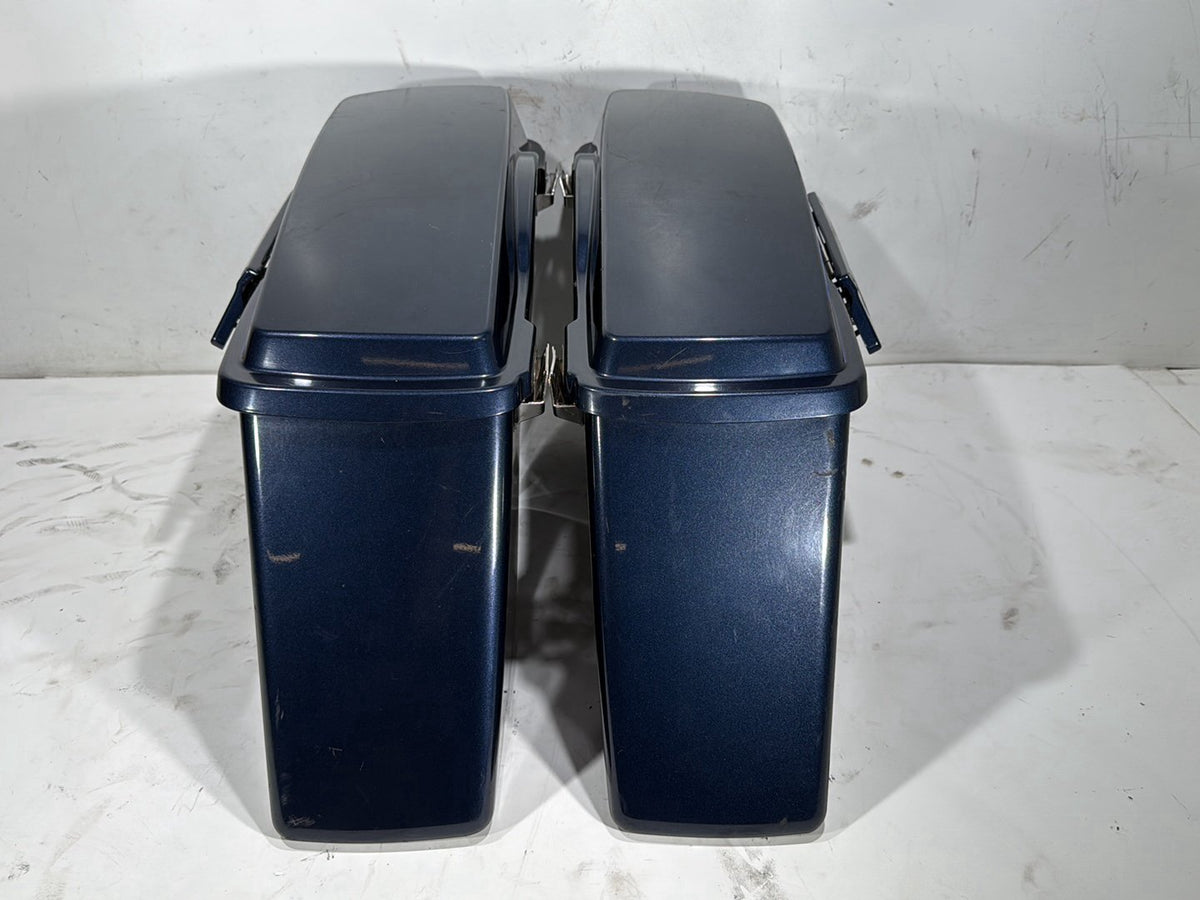 2009 Harley Street Glide Touring FLHX OEM Left Right Saddlebags Luggage NOKey