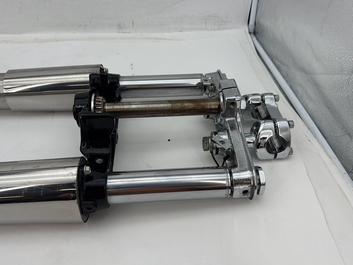 2007 Harley Softail Heritage Classic FLSTC OEM Front Triple Tree Set & LH RH Fork Legs Sliders