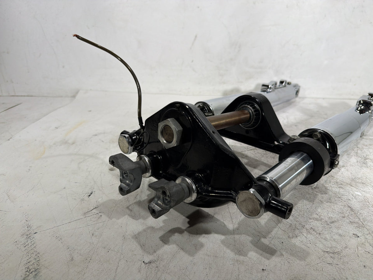04 Harley Electra Glide CVO Eagle Front Triple Tree Set LH RH Fork Legs Sliders