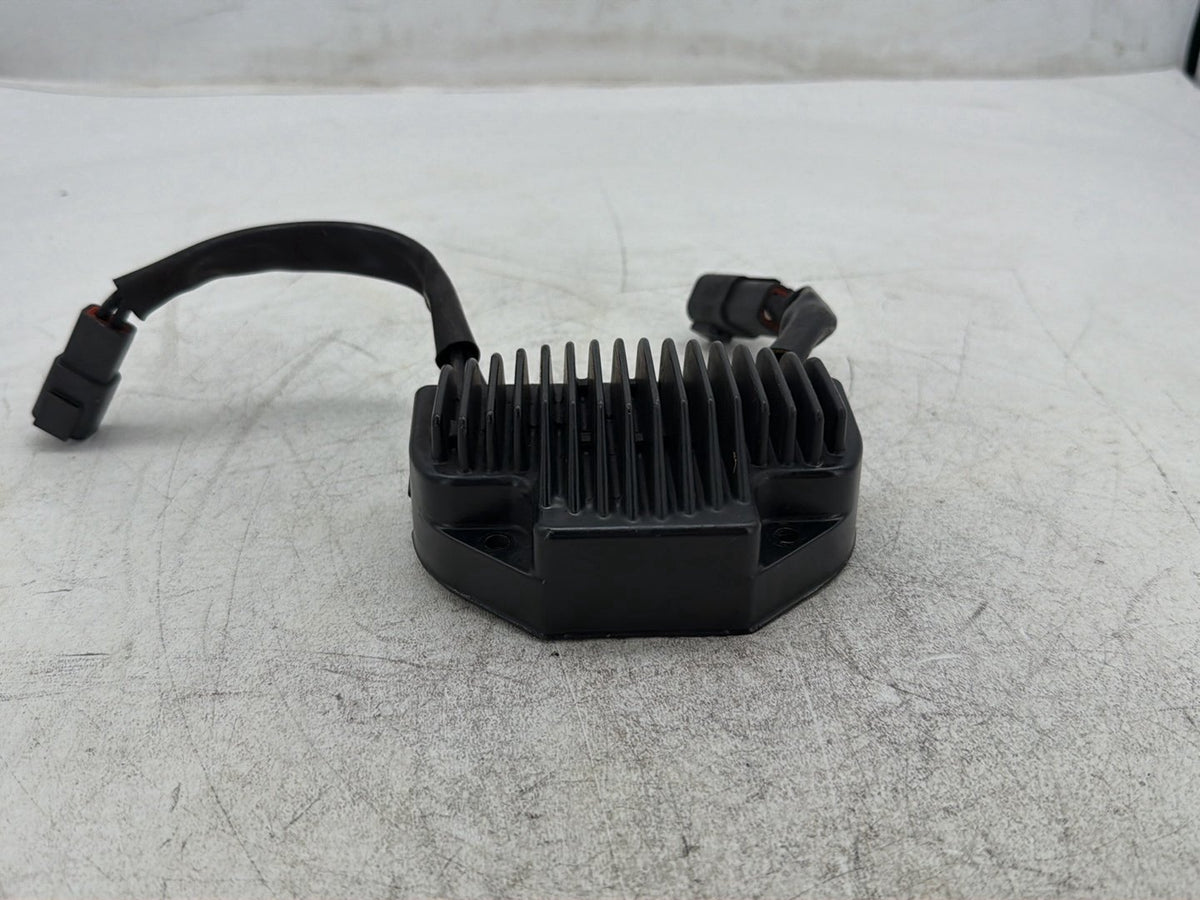 2006 Harley Dyna Super Glide FXDI OEM Voltage Regulator Rectifier 74631-04