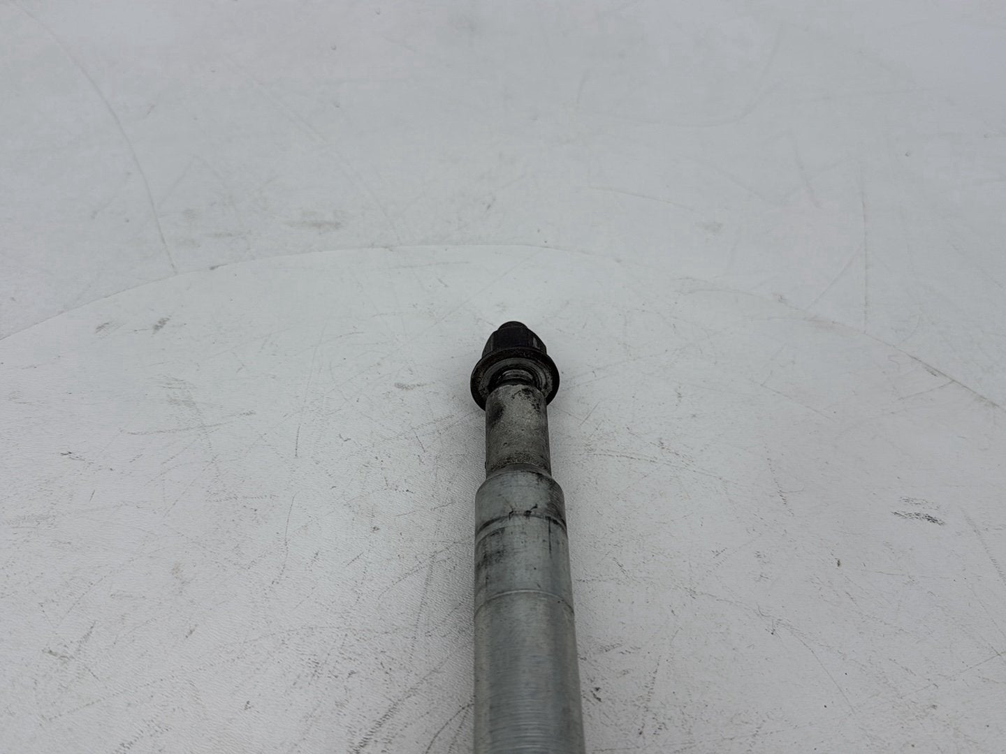 1999 - 2006 Harley-Davidson Touring Road King Police Front Wheel Axle Bolt Shaft 43364-00