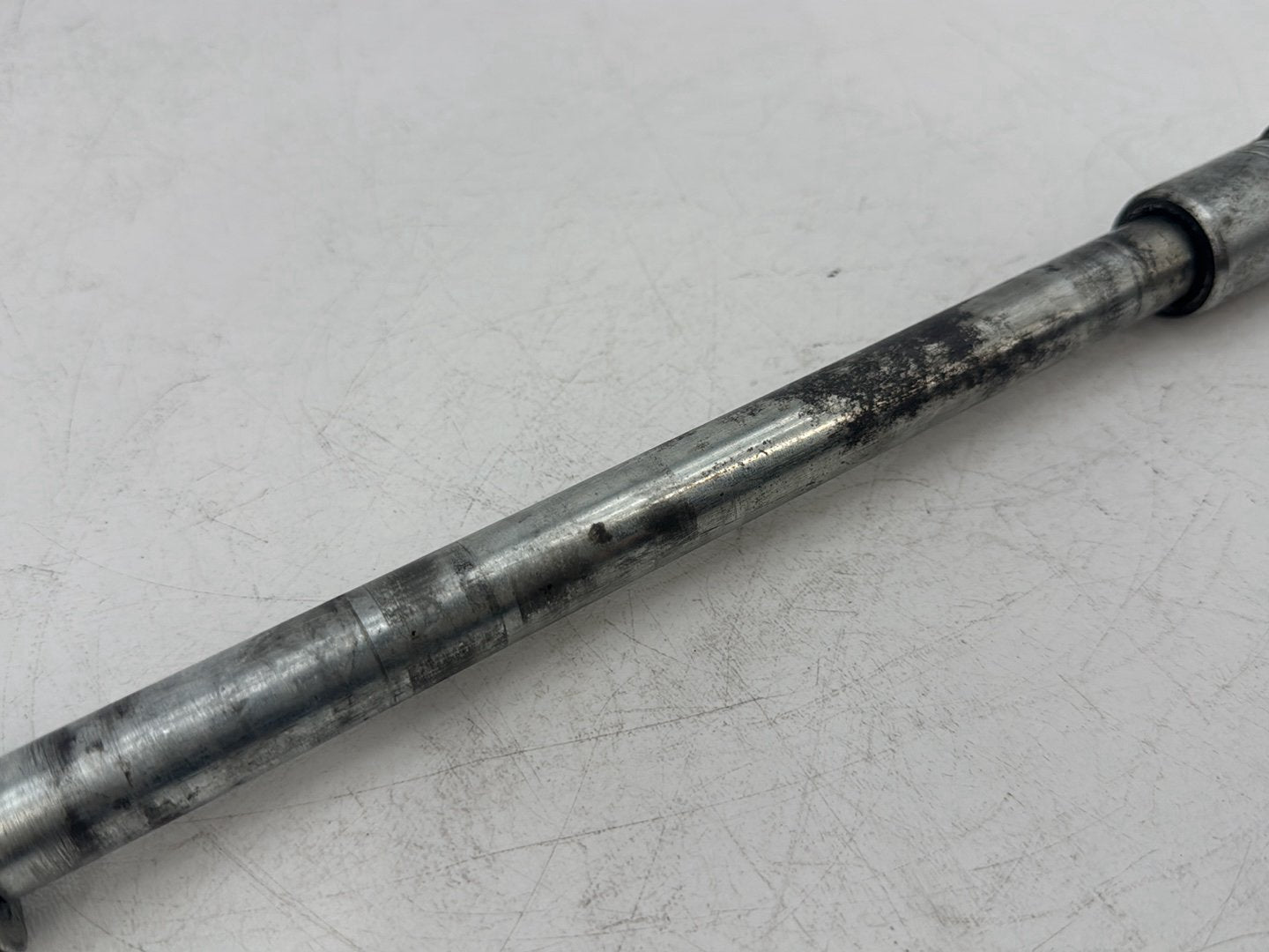 1999 - 2006 Harley-Davidson Touring Electra Glide Classic Rear Wheel Axle Bolt Shaft 41110-89