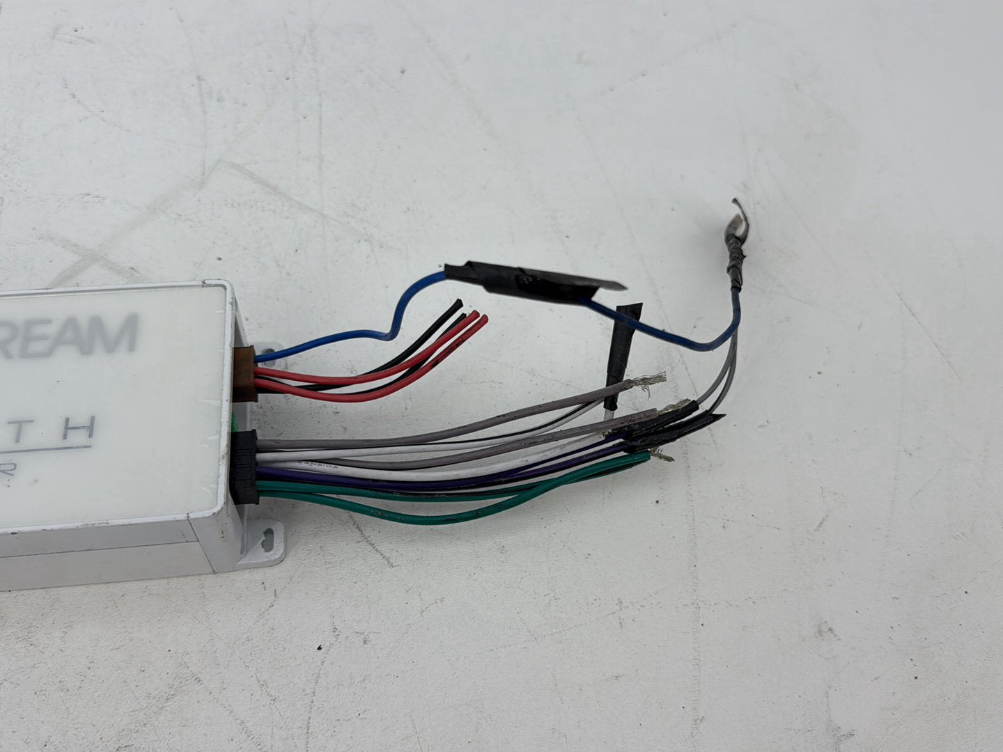 2011 Harley Electra Glide Ultra FLHTK OEM Radio Stereo Audio Sound Amplifier Amp