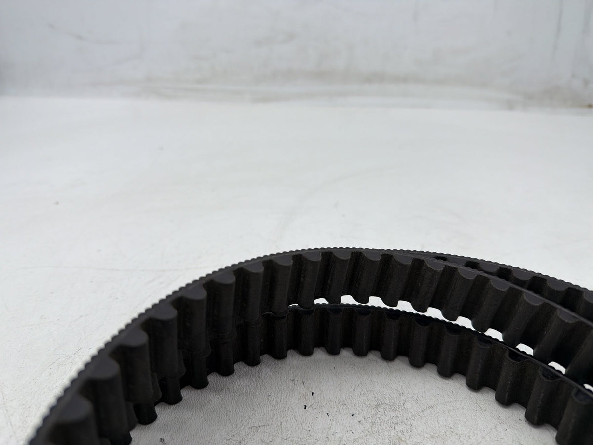 2013 Harley Street Glide Touring FLHX OEM Rear Drive Belt 40024-09 140T 1"