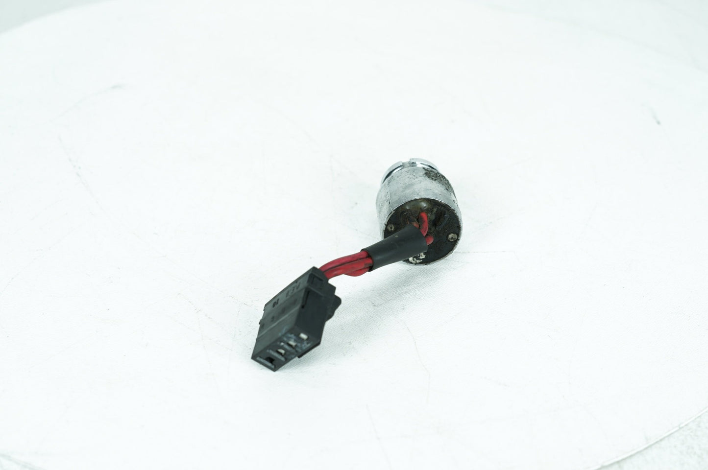 1999 - 2006 Harley-Davidson Dyna Low Rider Ignition Switch Cylinder Barrel Lockset NOKey 71421-90B
