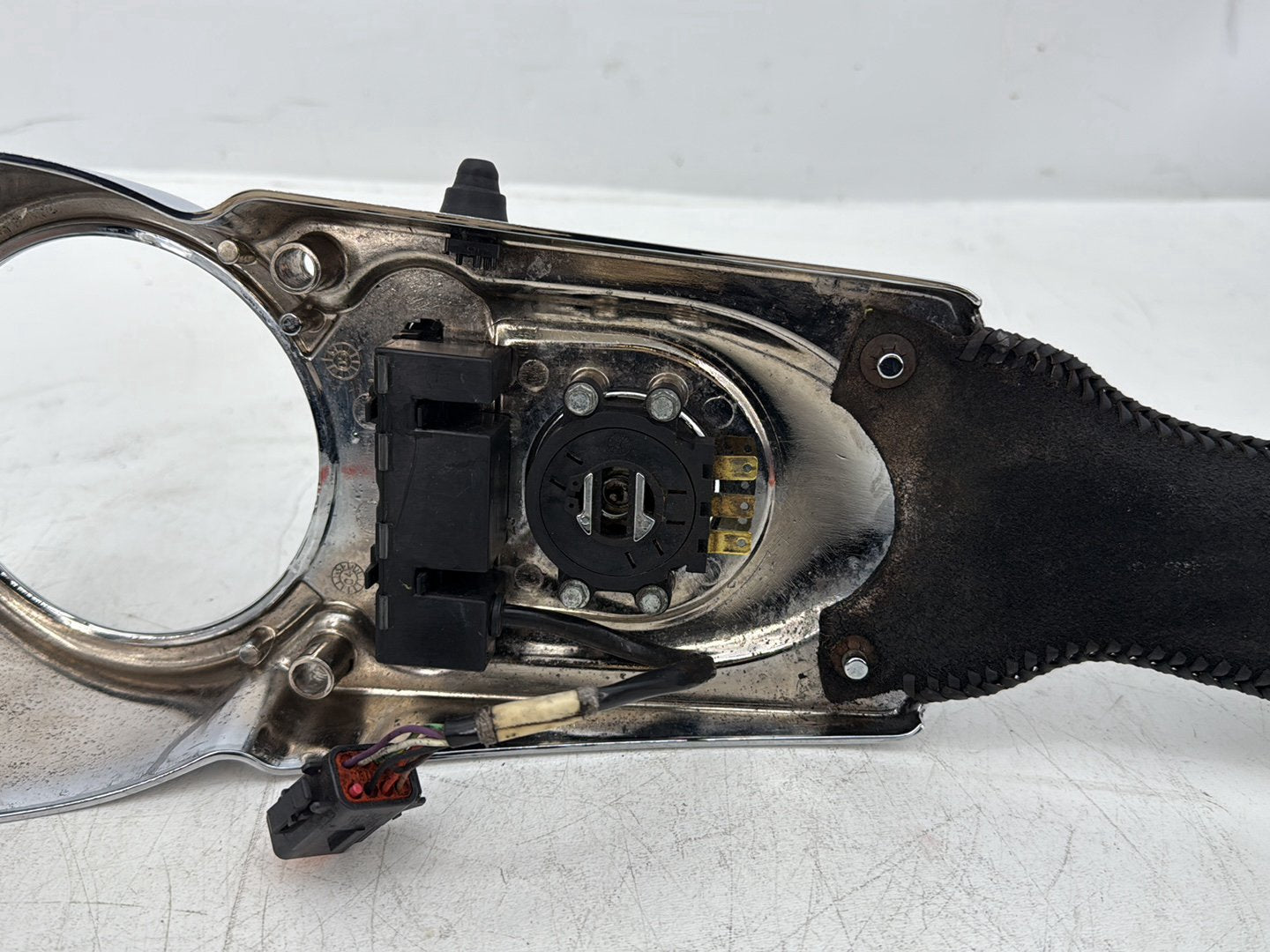 2005 Harley Dyna FXDWG Wide Glide OEM Fuel Gas Tank Dash Console NOKey