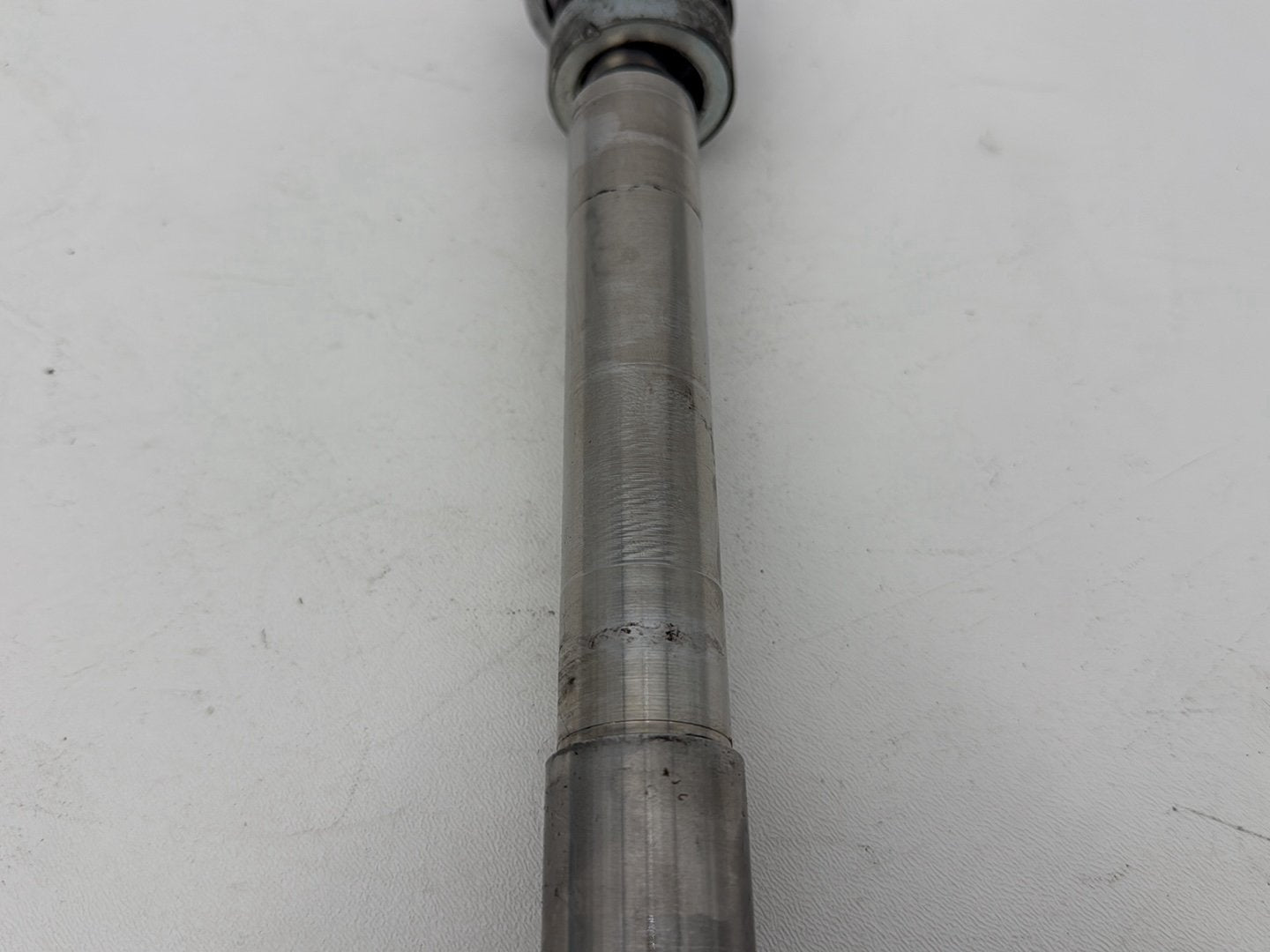 1999 - 2006 Harley-Davidson Dyna Low Rider Front Wheel Axle Bolt Shaft 43758-04