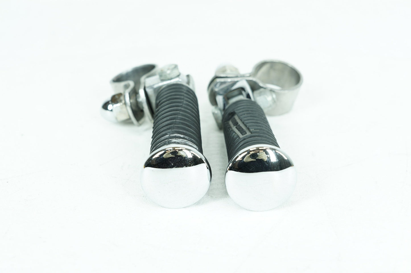 1999 - 2006 Harley-Davidson Touring Electra Glide Classic Front Right Left Highway Foot Pegs 50907-69A