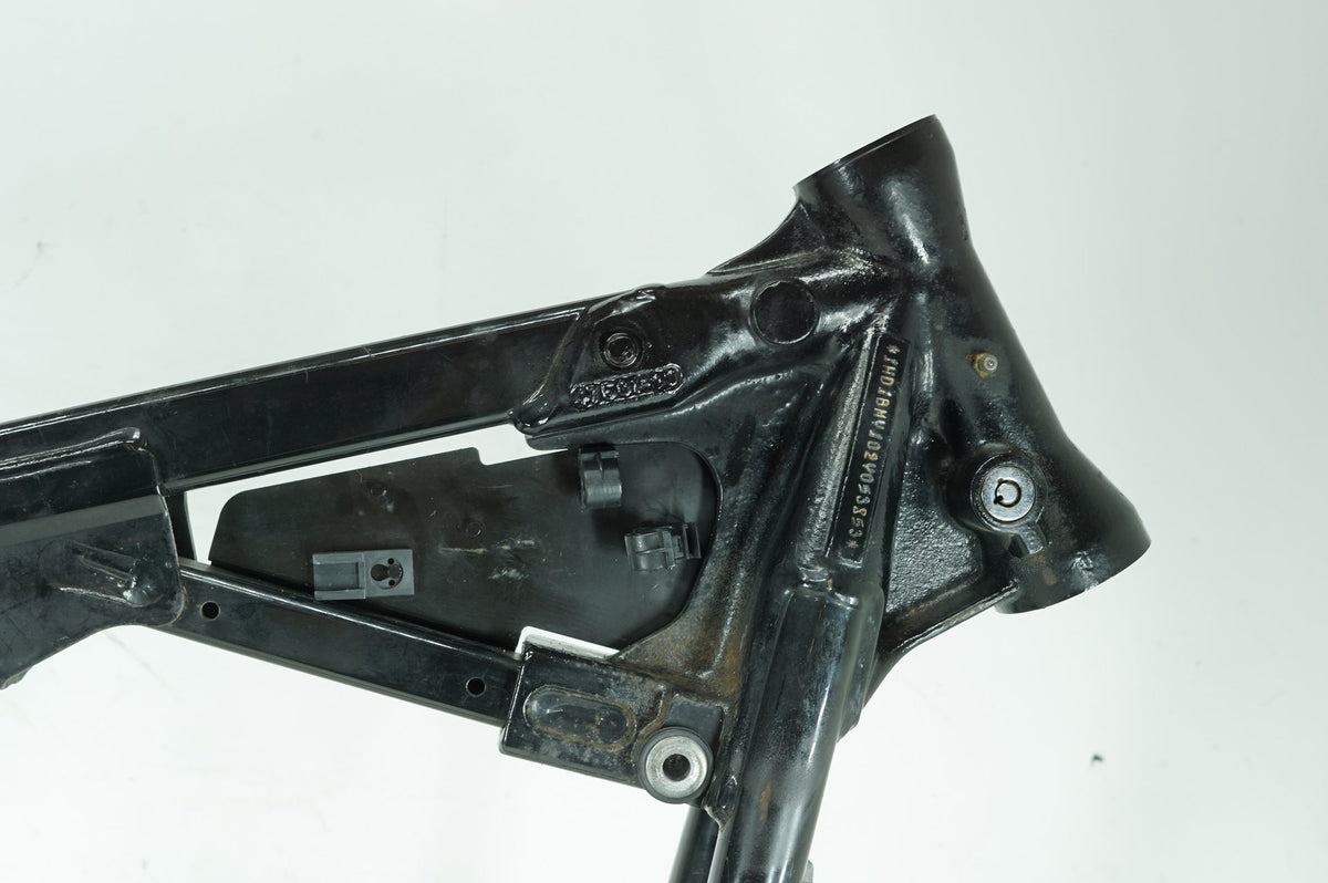 1999 - 2006 Harley-Davidson Softail Fat Boy Body Main Frame Chassis SLVG  	47008-00C