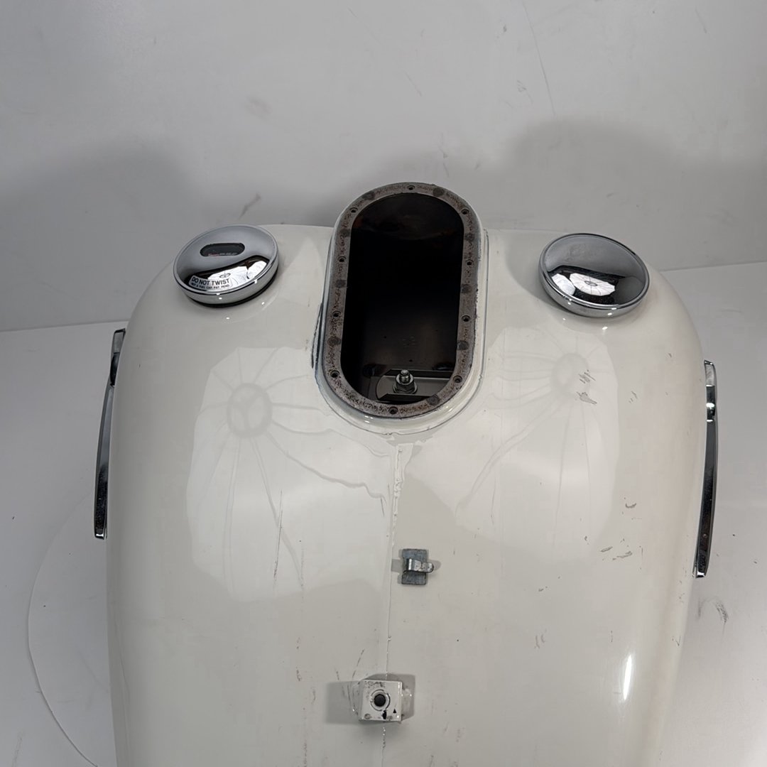 1984 - 1998 Harley-Davidson Touring Road King Police Fuel Gas Tank Gasoline Reservoir 61268-96