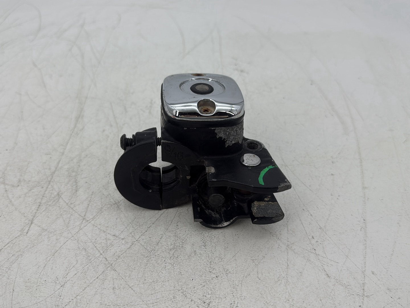 2006 Harley Softail FLSTCI Heritage Classic OEM Front Right Hand Brake Lever Master Cylinder Reservoir