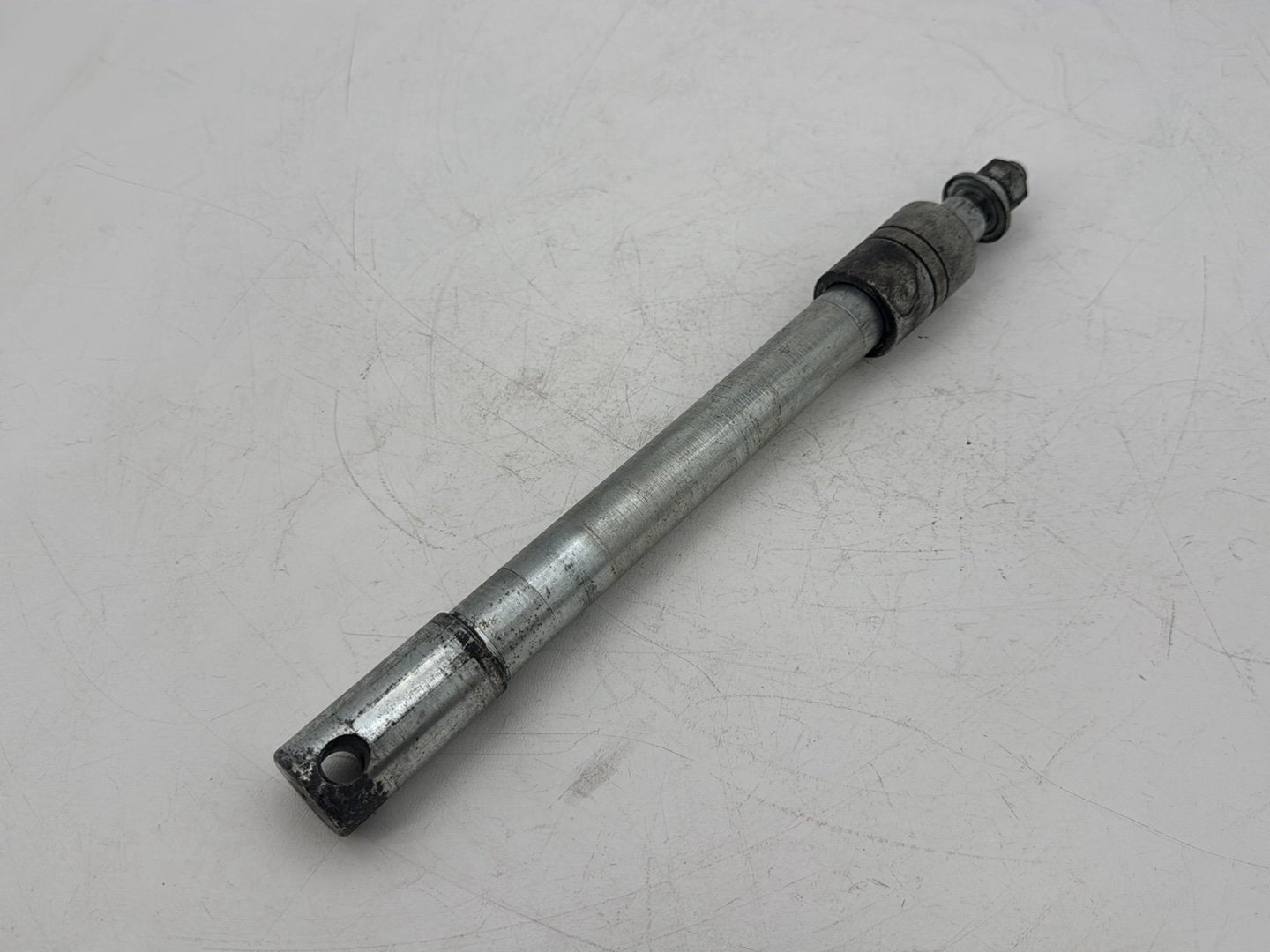1999 - 2006 Harley-Davidson Touring Electra Glide Classic Front Wheel Axle Bolt Shaft 43364-00