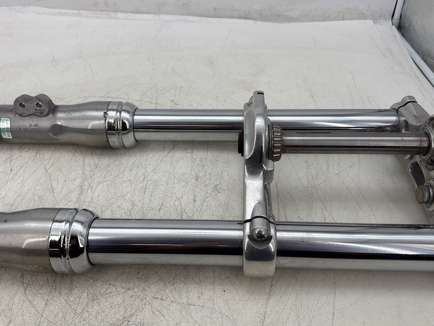 2007 Harley Dyna Street Bob FXDBI OEM Front Triple Tree Set & LH RH Fork Legs Sliders