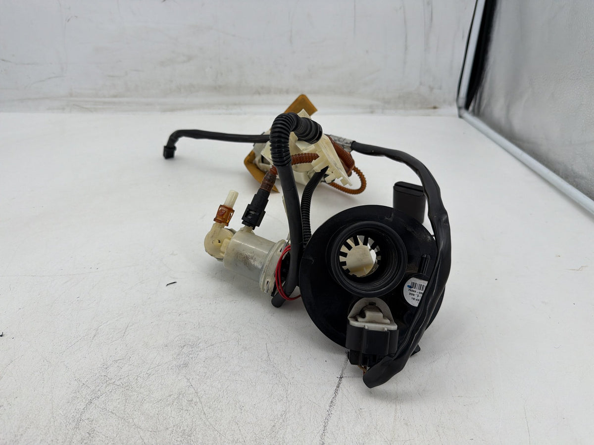 2010 Harley Street Glide Touring FLHX OEM Fuel Pump Gas Gasoline Petrol Sending