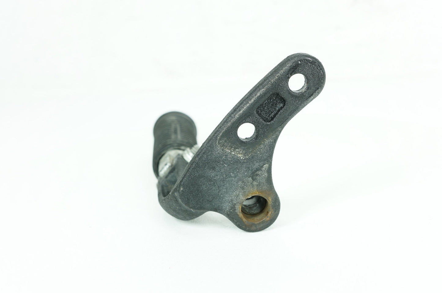 2007 - 2017 Harley-Davidson Dyna Street Bob Right Driver Footpeg Bracket Mount 50666-07