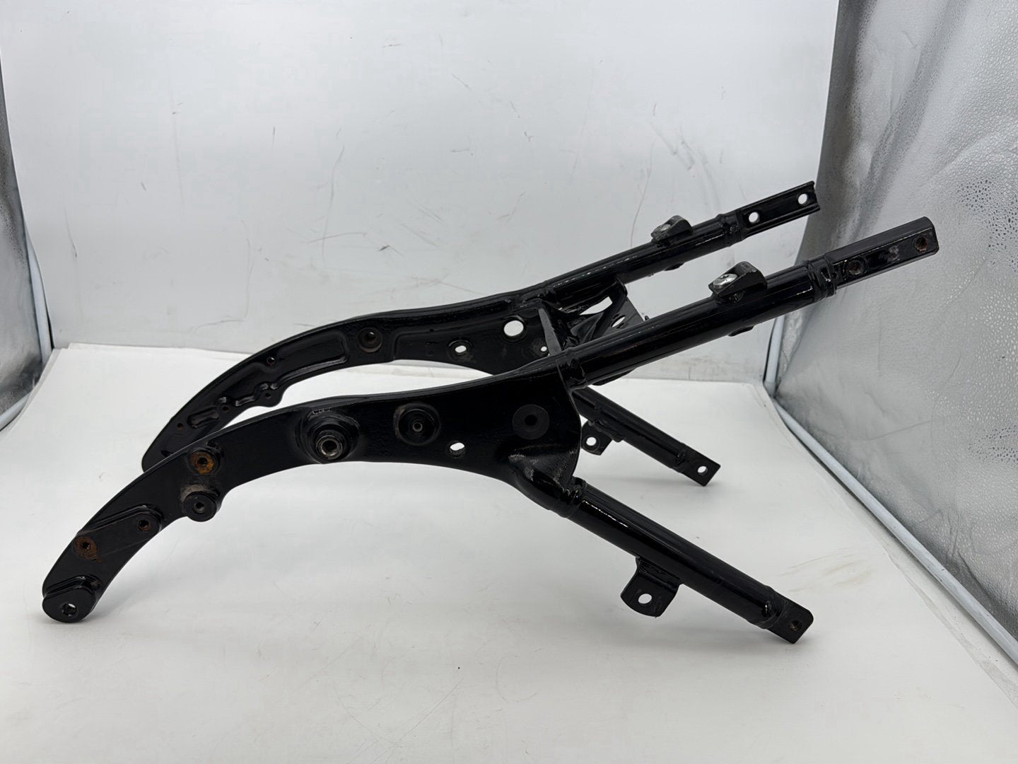 2013 Harley Street Glide Touring FLHX OEM Rear Back Sub Frame Rail Bar 48079-09BHP