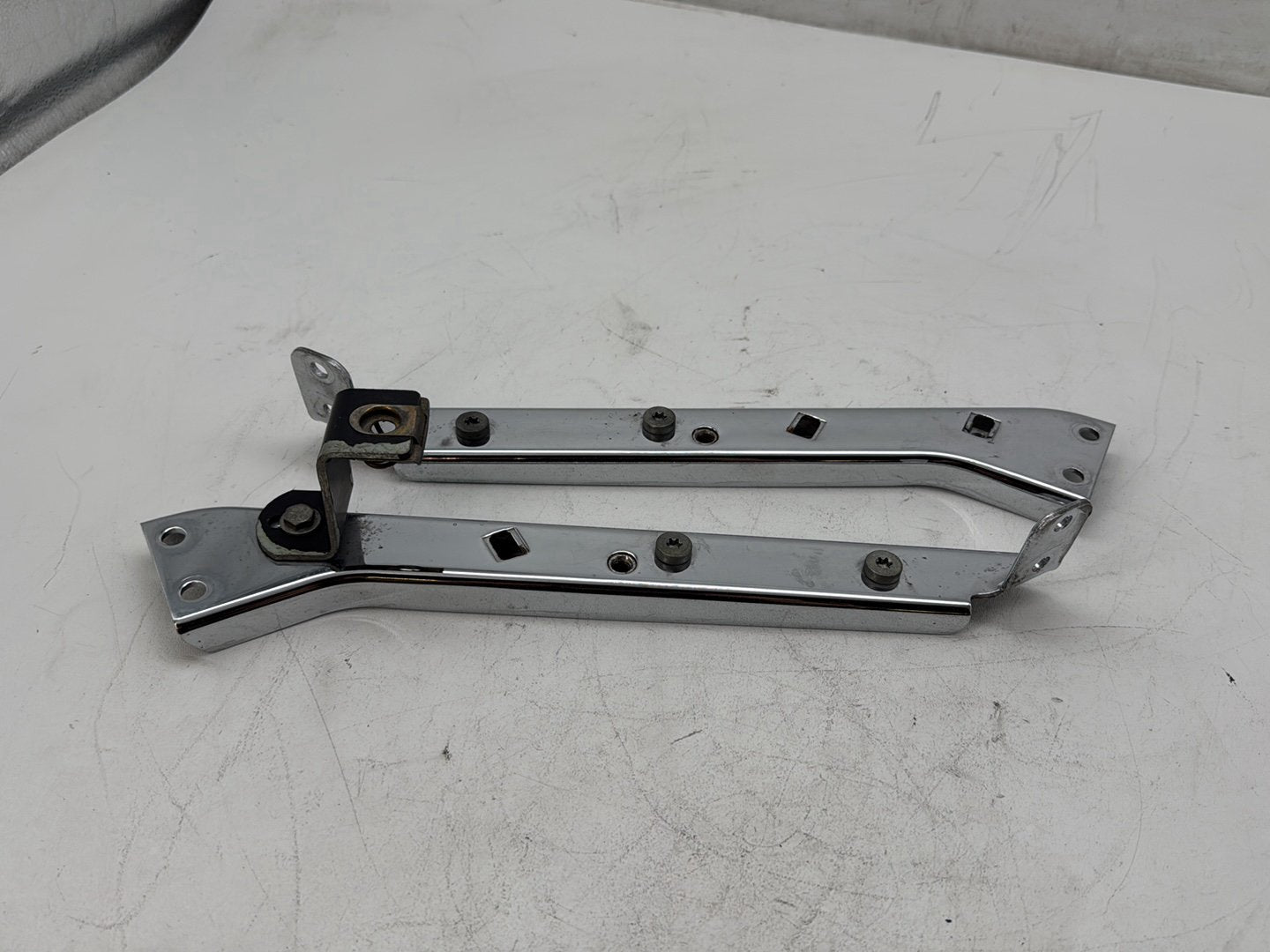 2006 Harley Touring FLHTCI Electra Glide Classic OEM Rear Left & Right Fender Support Bracket