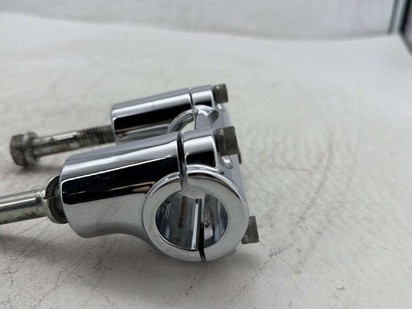 2011 Harley Heritage Softail Classic FLSTC OEM Front Handlebar Riser Top Clamp Chrome