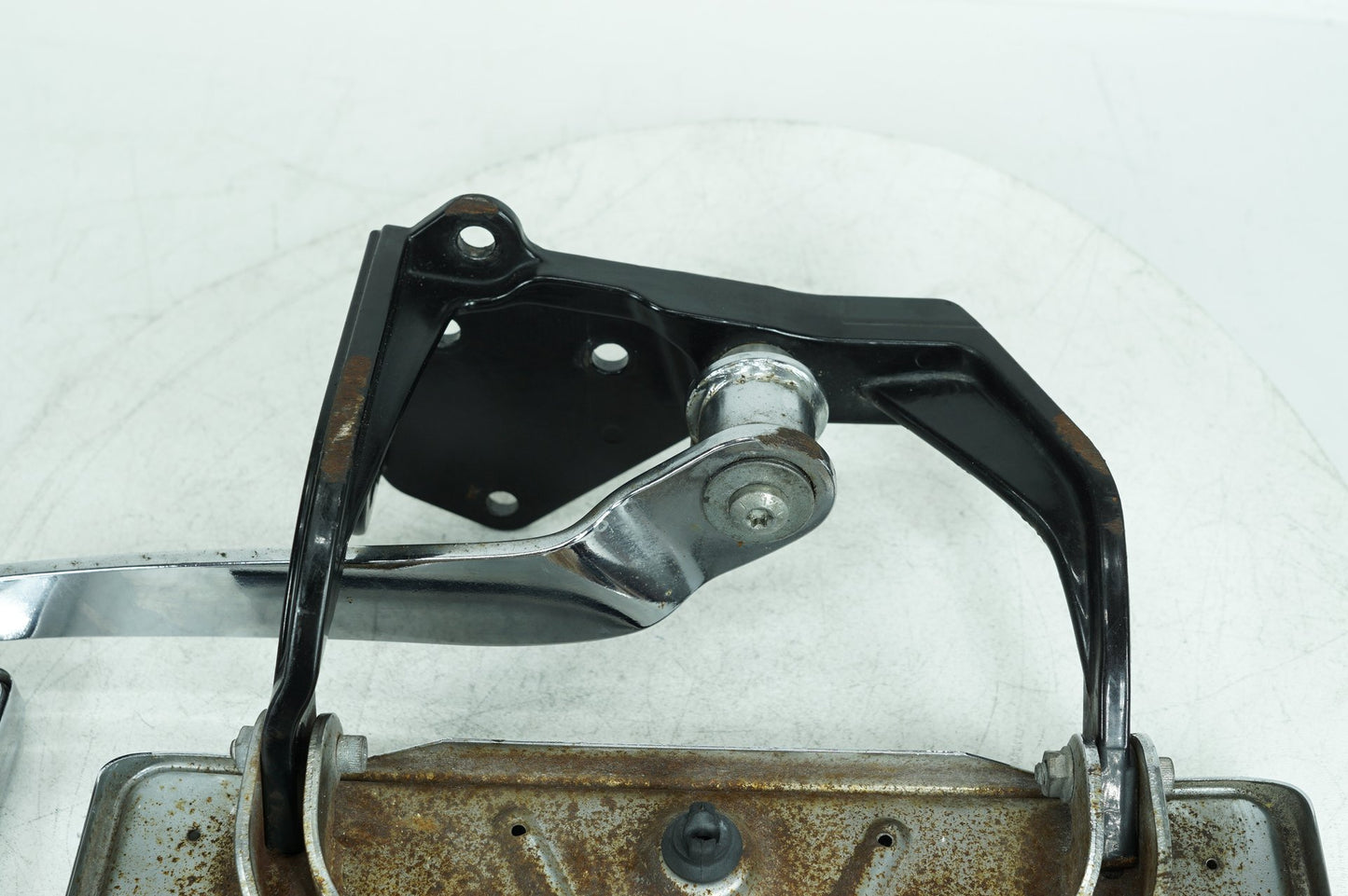 1999 - 2006 Harley-Davidson Softail Fat Boy Right Driver 1 Floorboard Foot Rest 42431-00
