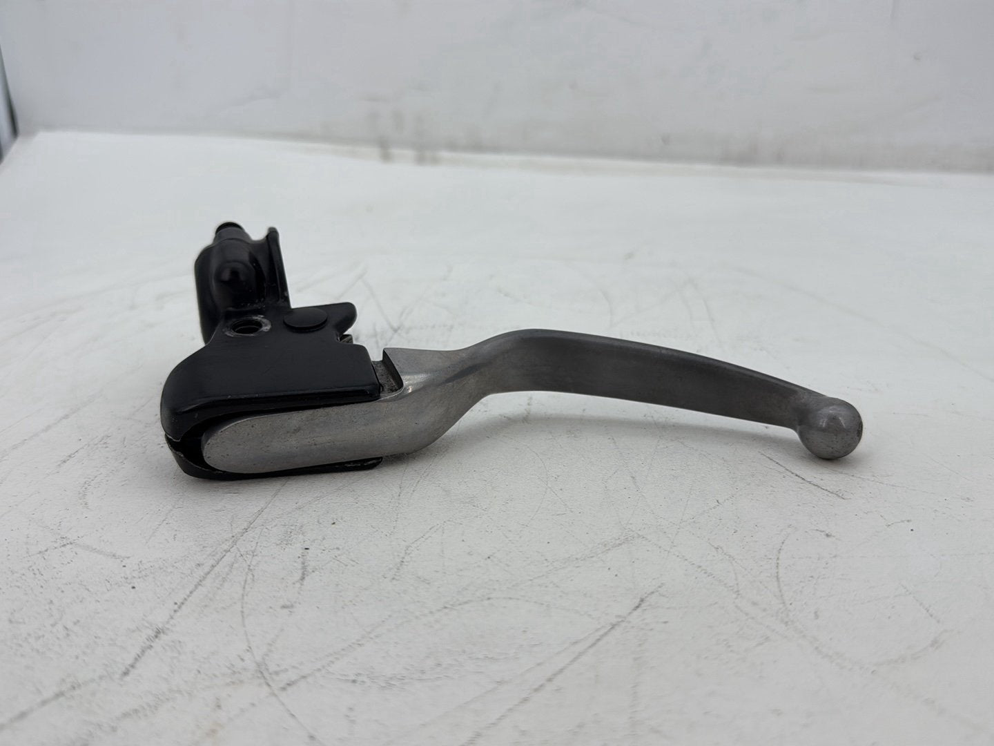 2011 Harley Electra Glide Ultra FLHTK OEM Front Left Hand Clutch Control Lever