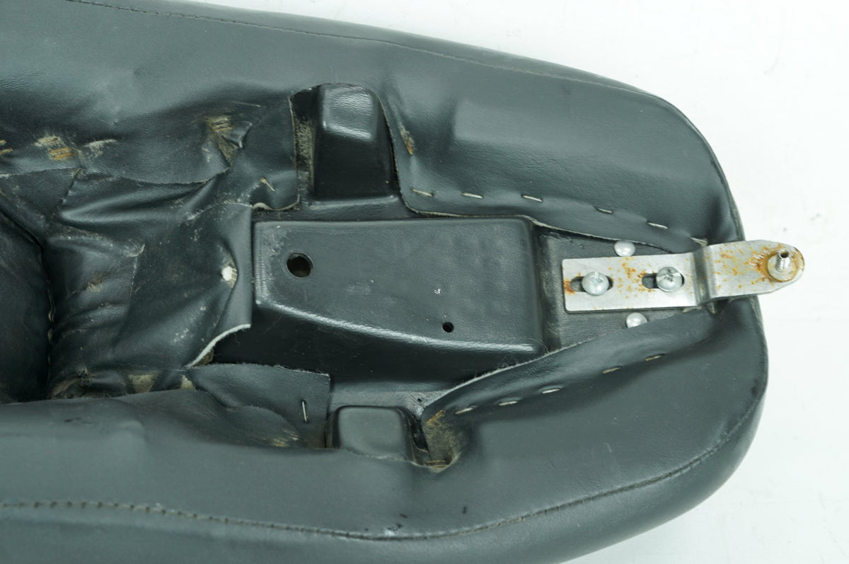 2002 Harley Touring FLHT Electra Glide OEM Passenger Rider Driver Seat Saddle