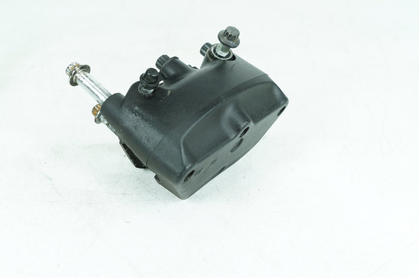 1999 - 2006 Harley-Davidson Touring Electra Glide Classic Front Right 1 Brake Caliper 44023-00C