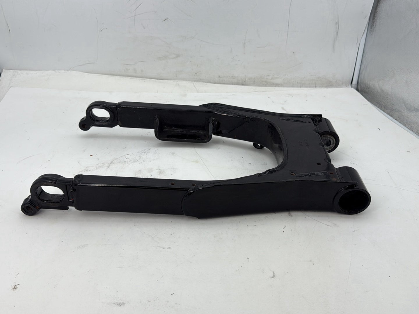2006 Harley Road King Touring FLHRCI Classic OEM Rear Fork Swingarm Swing Arm