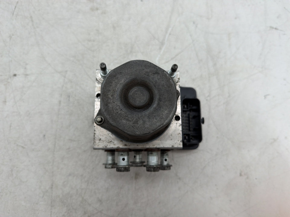 2015 Harley Electra Glide Touring Ultra OEM ABS Brake Pump & Control Module