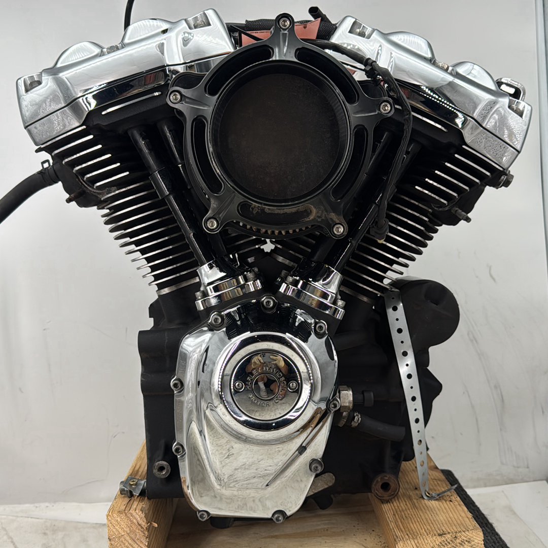 2018 Harley Electra Glide Touring Ultra FLHTCU OEM EFI Milwaukee M8 107 Engine Motor