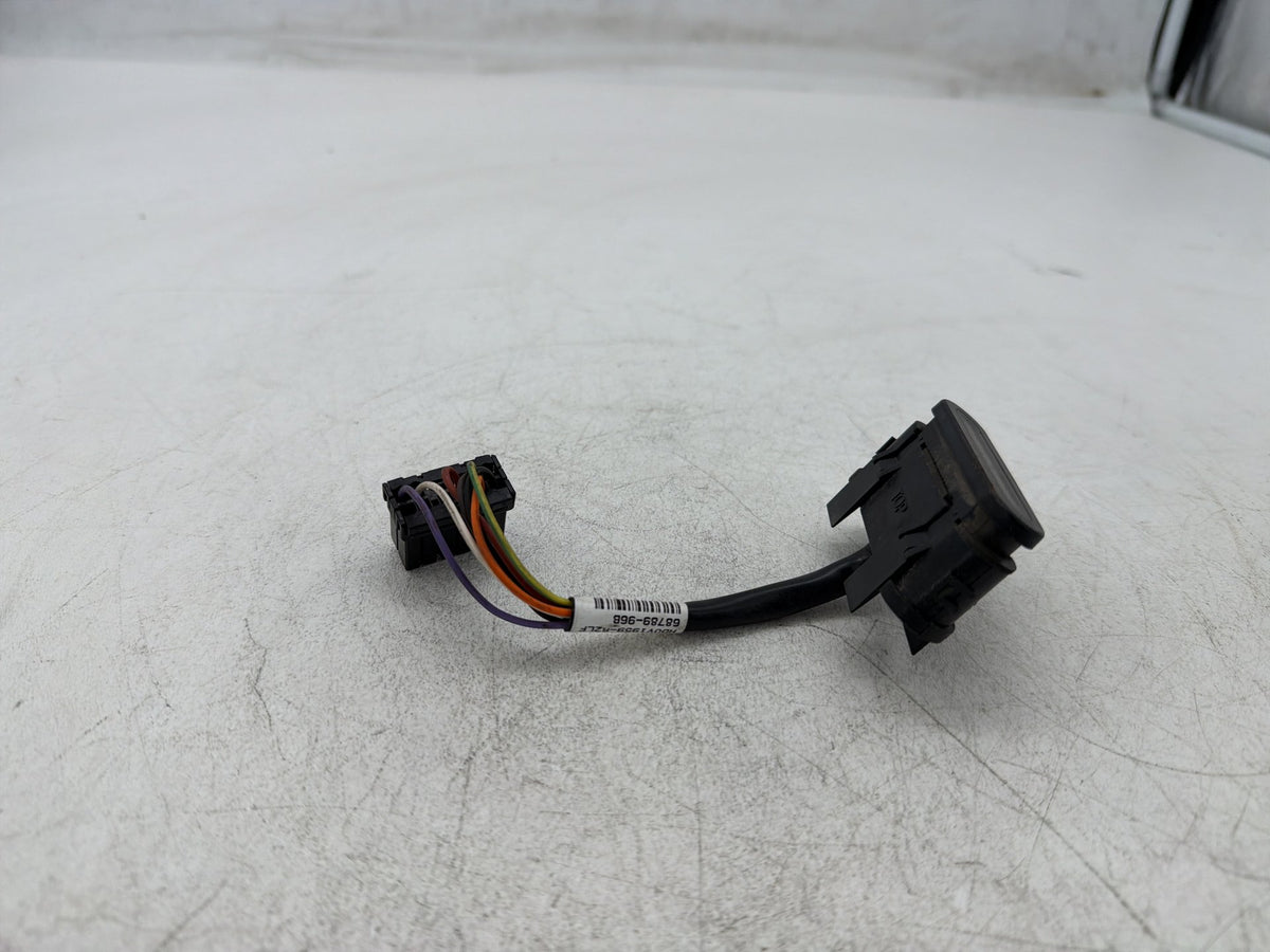 13 Harley Street Glide Touring FLHX OEM Dash Indicator Lamp Wire Plug 68789-96A