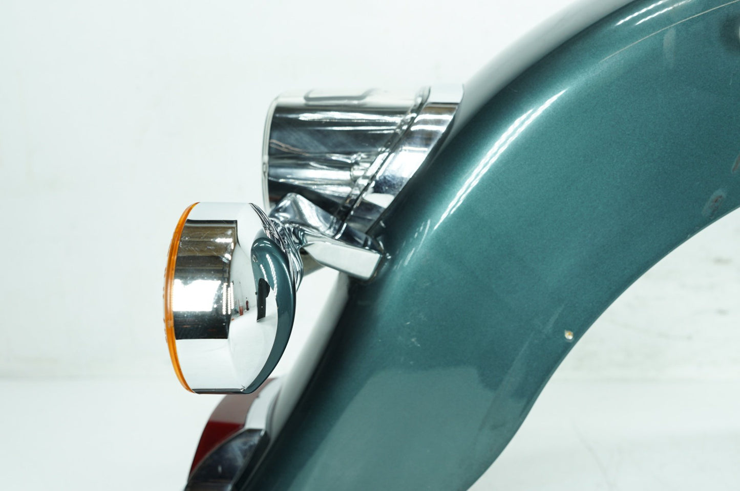 1999 - 2006 Harley-Davidson Touring Electra Glide Ultra Rear Wheel Fender & Turn Signals Bar 59579-01B