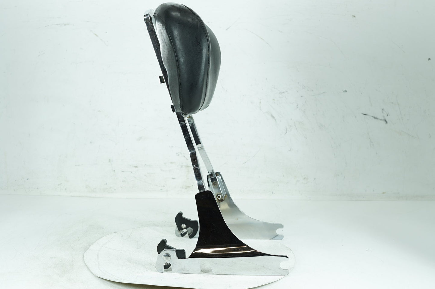 1999 - 2006 Harley-Davidson Softail Fat Boy Rear Sissy Bar w/ Backrest Cushion Pad  	52731-00