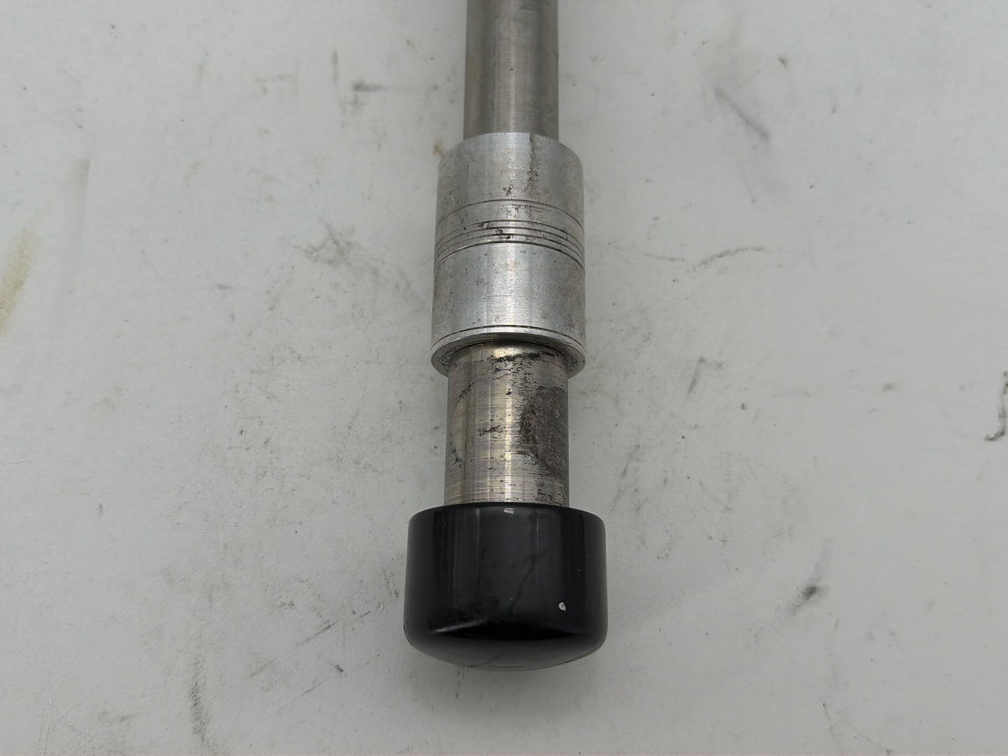 2008 Harley Dyna Fat Bob FXDF OEM Front Wheel Axle Bolt Shaft