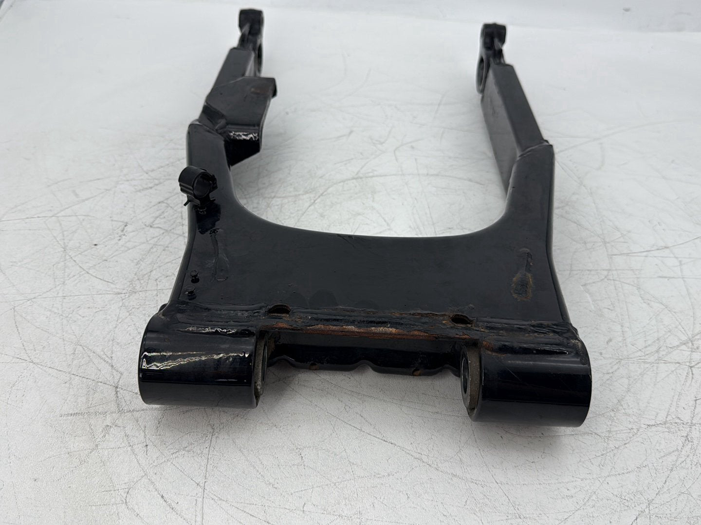 2004 Harley Touring FLHT Electra Glide OEM Rear Fork Swingarm Swing Arm