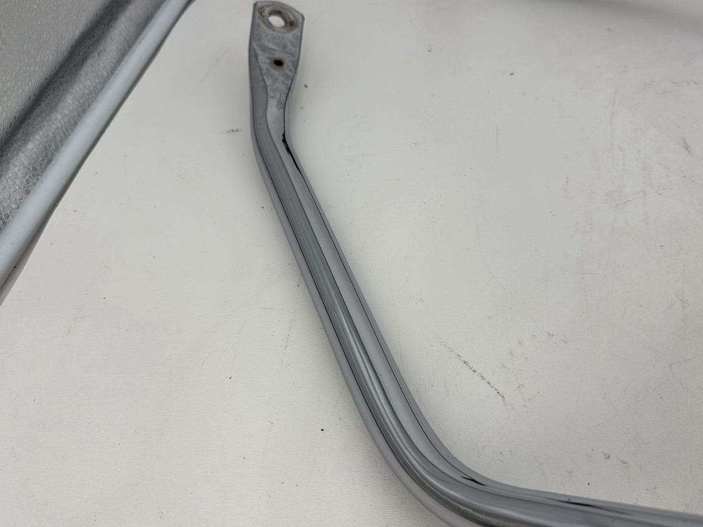 2008 Harley Touring FLHTCU Electra Glide Ultra OEM Rear Left Right Saddlebag Guard Rails Bar