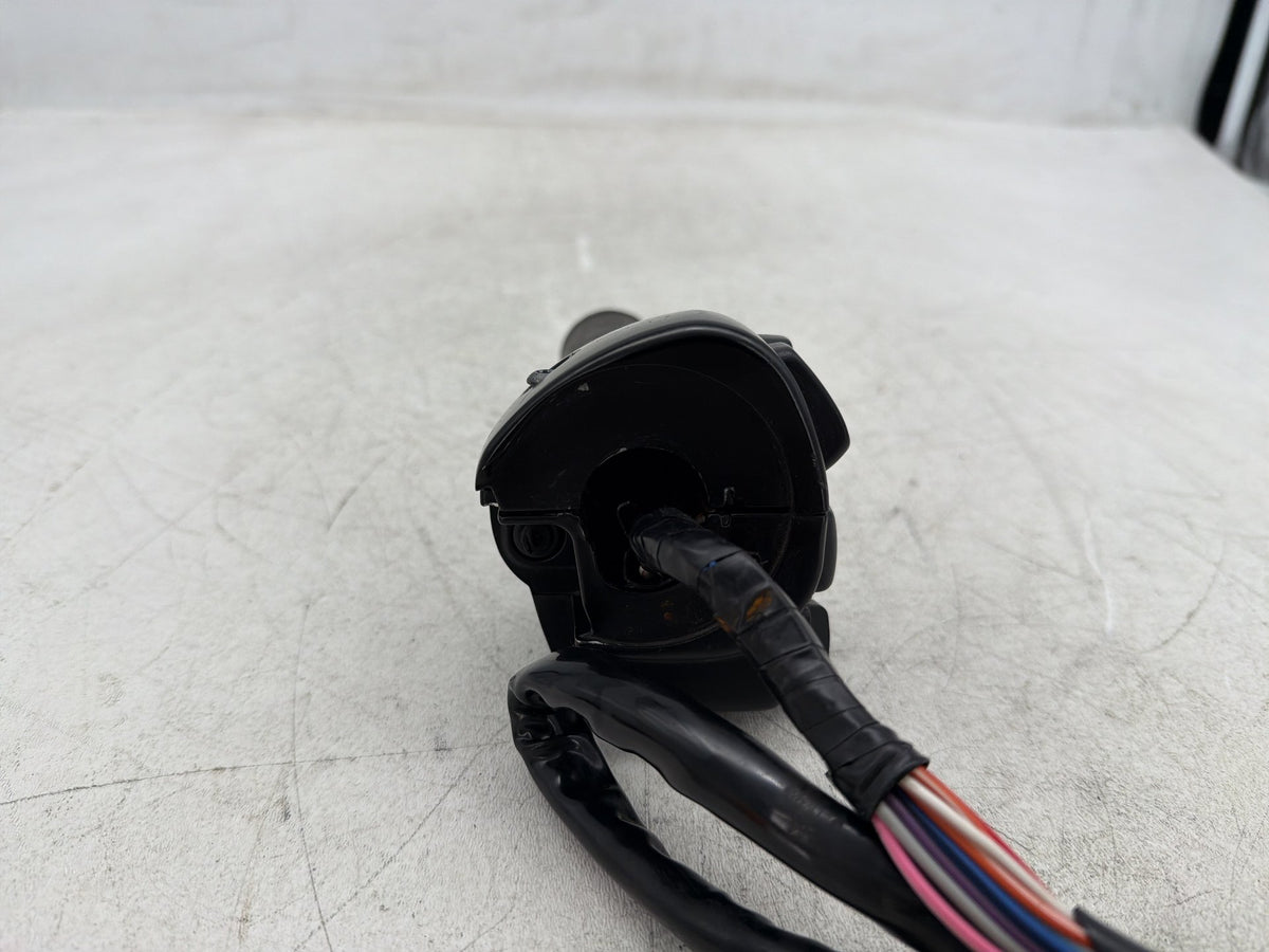2011 Harley Electra Glide Touring OEM Right Engine Start Kill Switches Controls