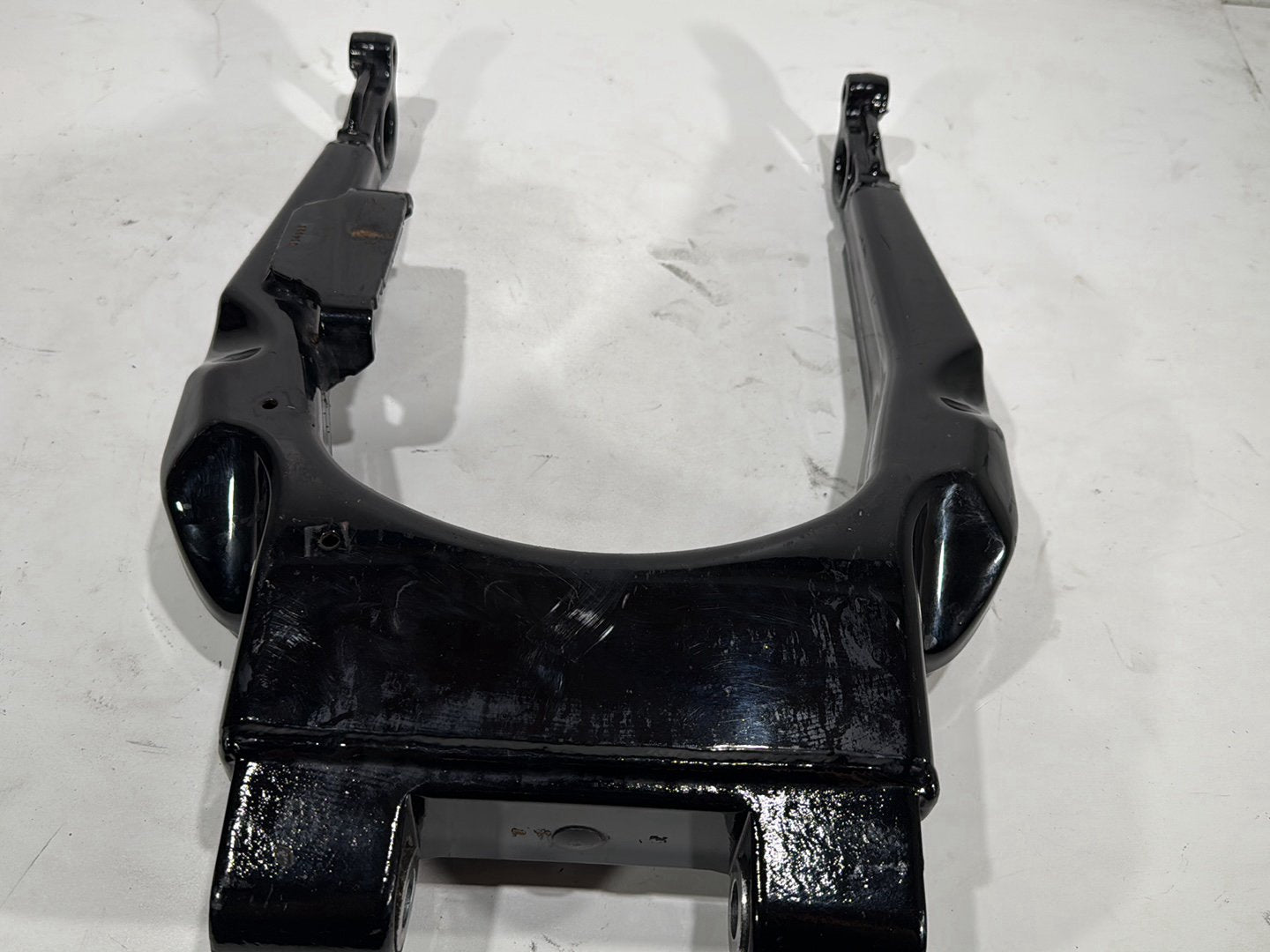 2010 Harley Electra Glide Touring Ultra FLHTCU OEM Rear Fork Swingarm Swing Arm