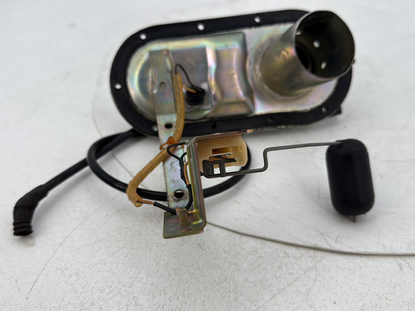 1999 - 2006 Harley-Davidson Touring Electra Glide Gas Gasoline Fuel Petrol Pump Sending  	75040-03A