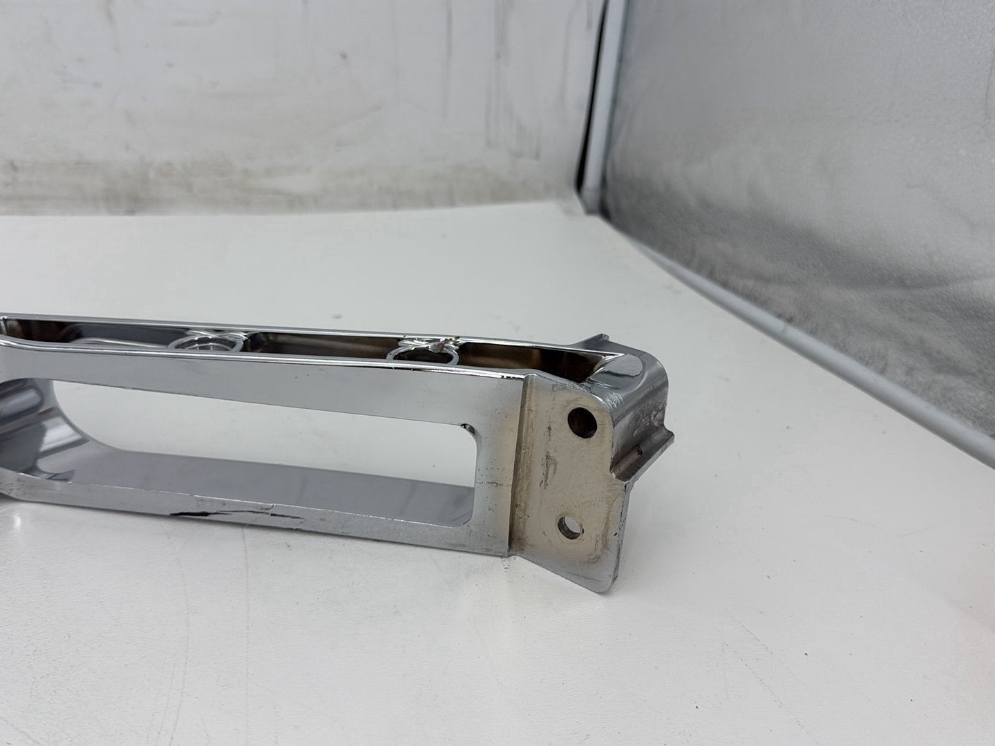 2014 Harley Electra Glide Touring CVO Screamin Eagle OEM Rear Left 1 Fender Strut Bracket