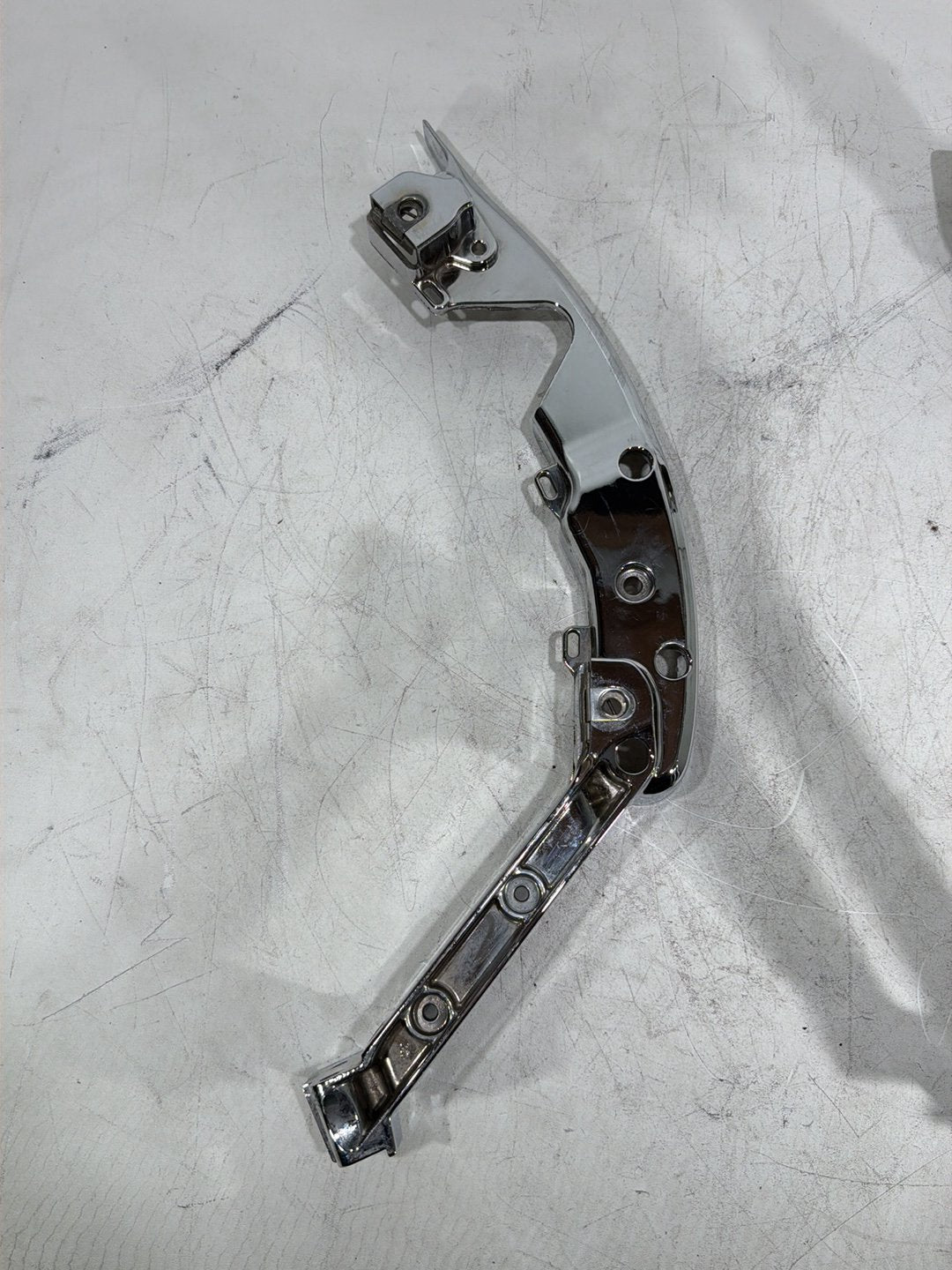 2014 Harley Electra Glide Touring Ultra OEM Left Right Saddlebag Fender Struts Brackets