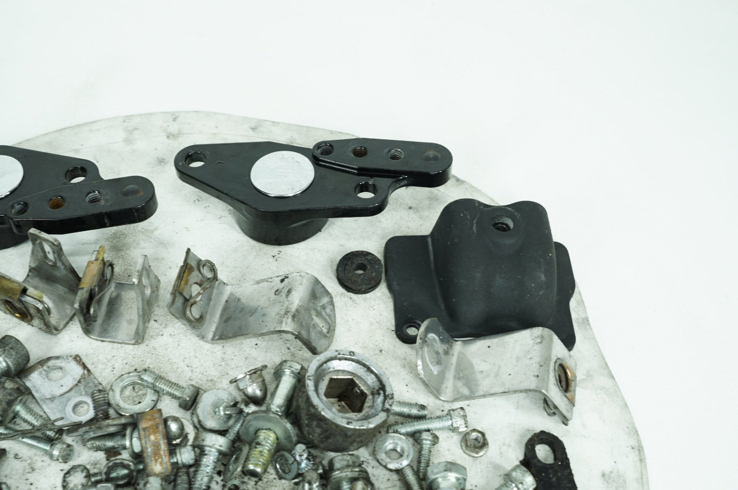 2000 - 2006 Harley-Davidson Touring Road King Custom Hardware Bolts Nuts & Brackets w/ Left Right Swingarm Brackets