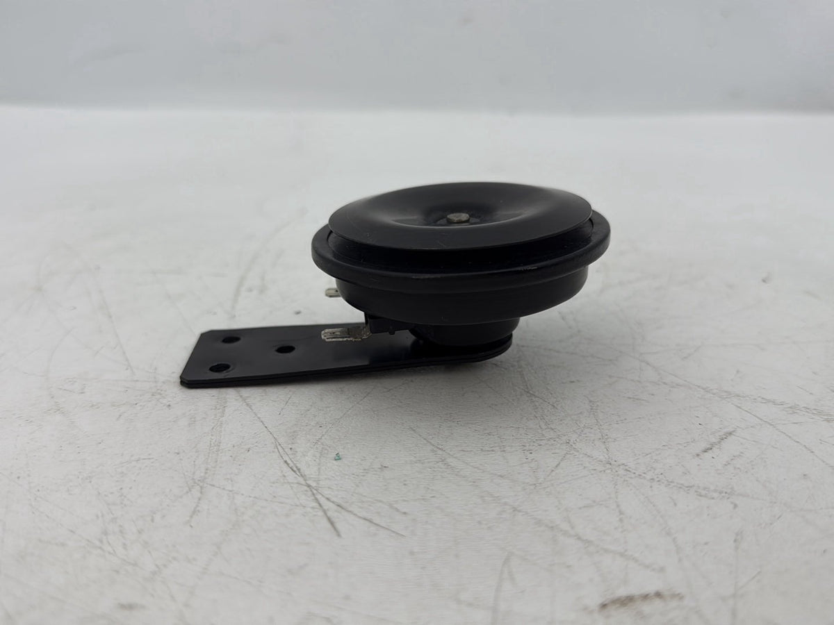 2006 Harley Sportster XL883C 883 Custom OEM Signal Horn Klaxon Beep 69043-96A