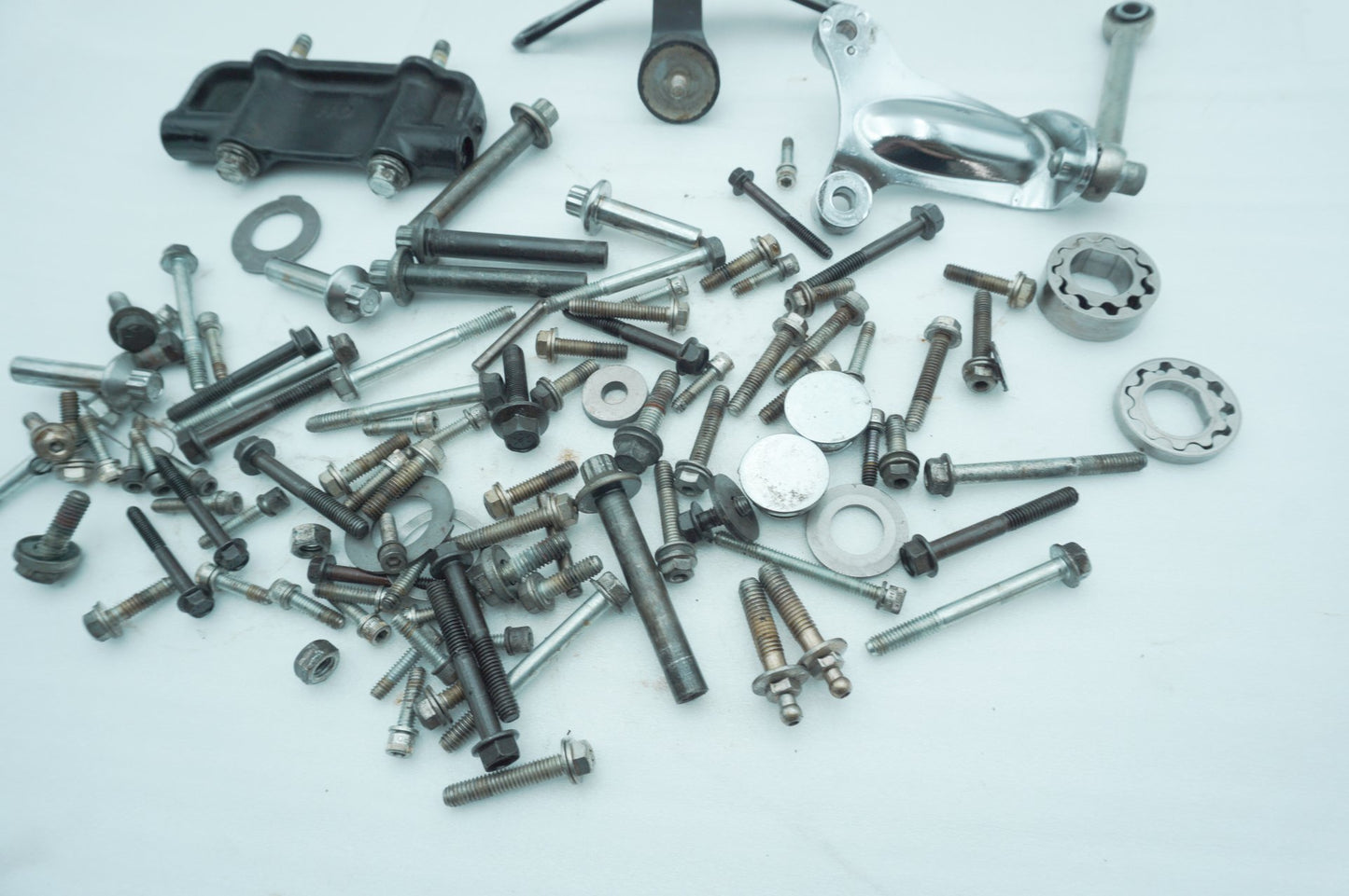 2007 - 2011 Harley-Davidson Touring Electra Glide Engine Motor Hardware Bolts Brackets Bushing 16321-08