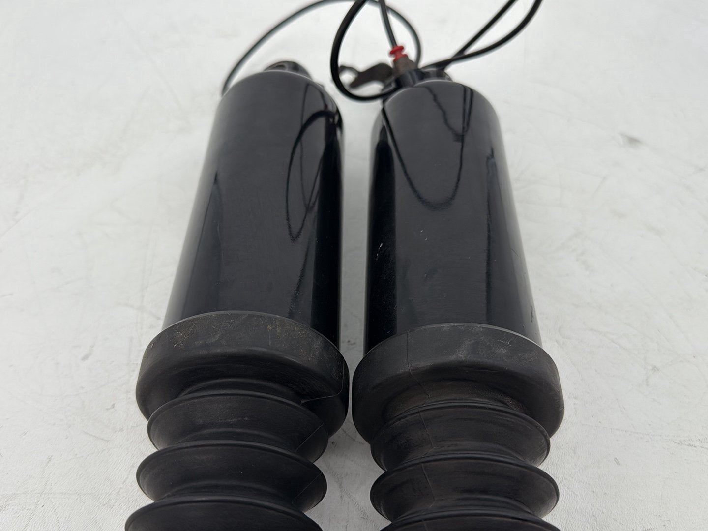 2007 - 2012 Harley-Davidson Touring Electra Glide Ultra Rear Left Right Shock Absorbers 54565-97C
