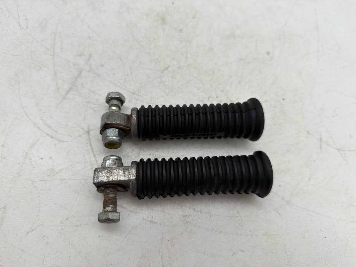 2006 Harley Softail Deuce FXSTDI OEM Left & Right Step Foot Rest Pegs