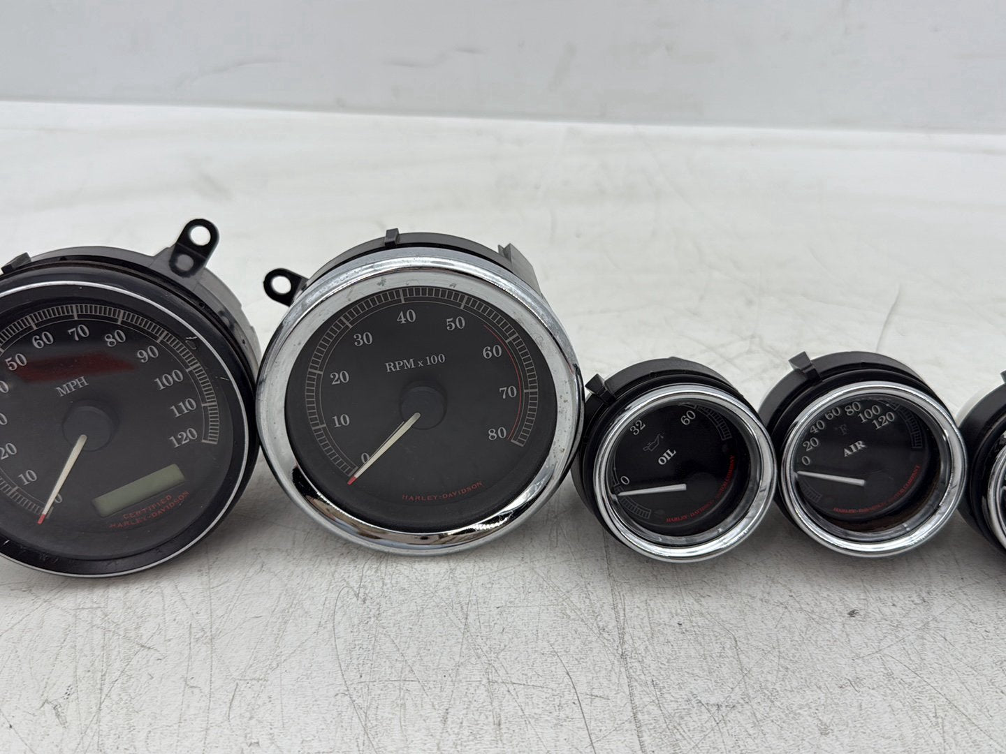 2006 Harley Electra Glide Touring Classic FLHTCI OEM Air Oil Volt Fuel Tacho Speedo Gauges