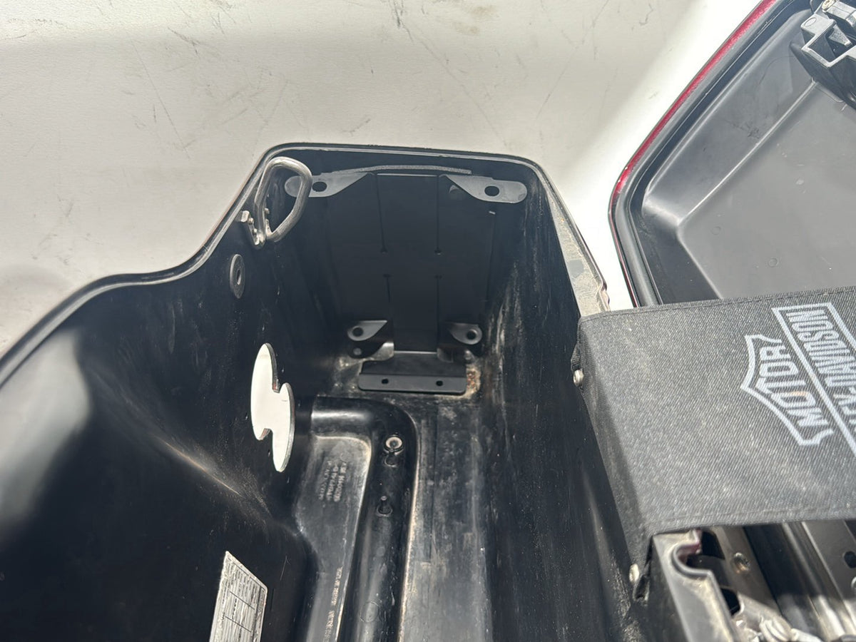 2014 Harley Street Glide OEM Left 1 Saddlebag Luggage NO Key SCRATCHED